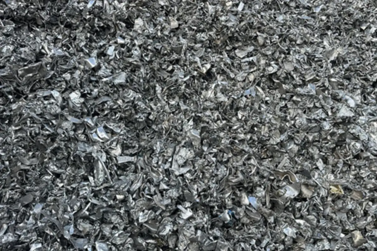 Shredded aluminium alloy wheel scrap
